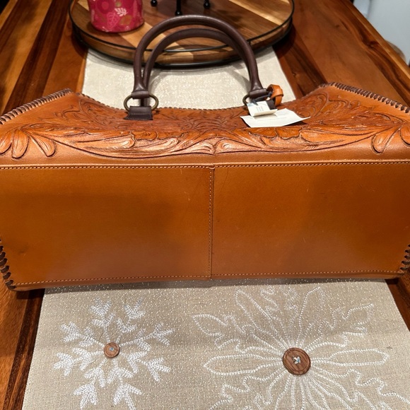 ANABAGLISH Victoria Leather Tote - Picture 13 of 13